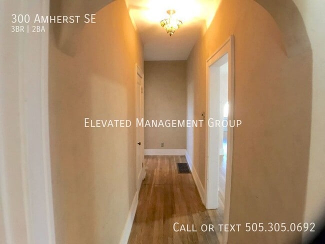 Building Photo - 300 Amherst Dr SE