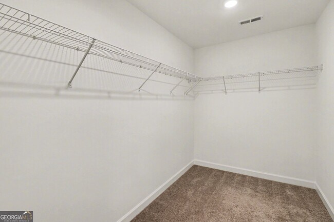 Building Photo - 545 Cresentry Brook