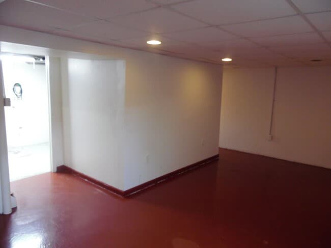 Building Photo - 3 bed, 1.5 Bath Townhouse in Villages of Oscoda just reduced!