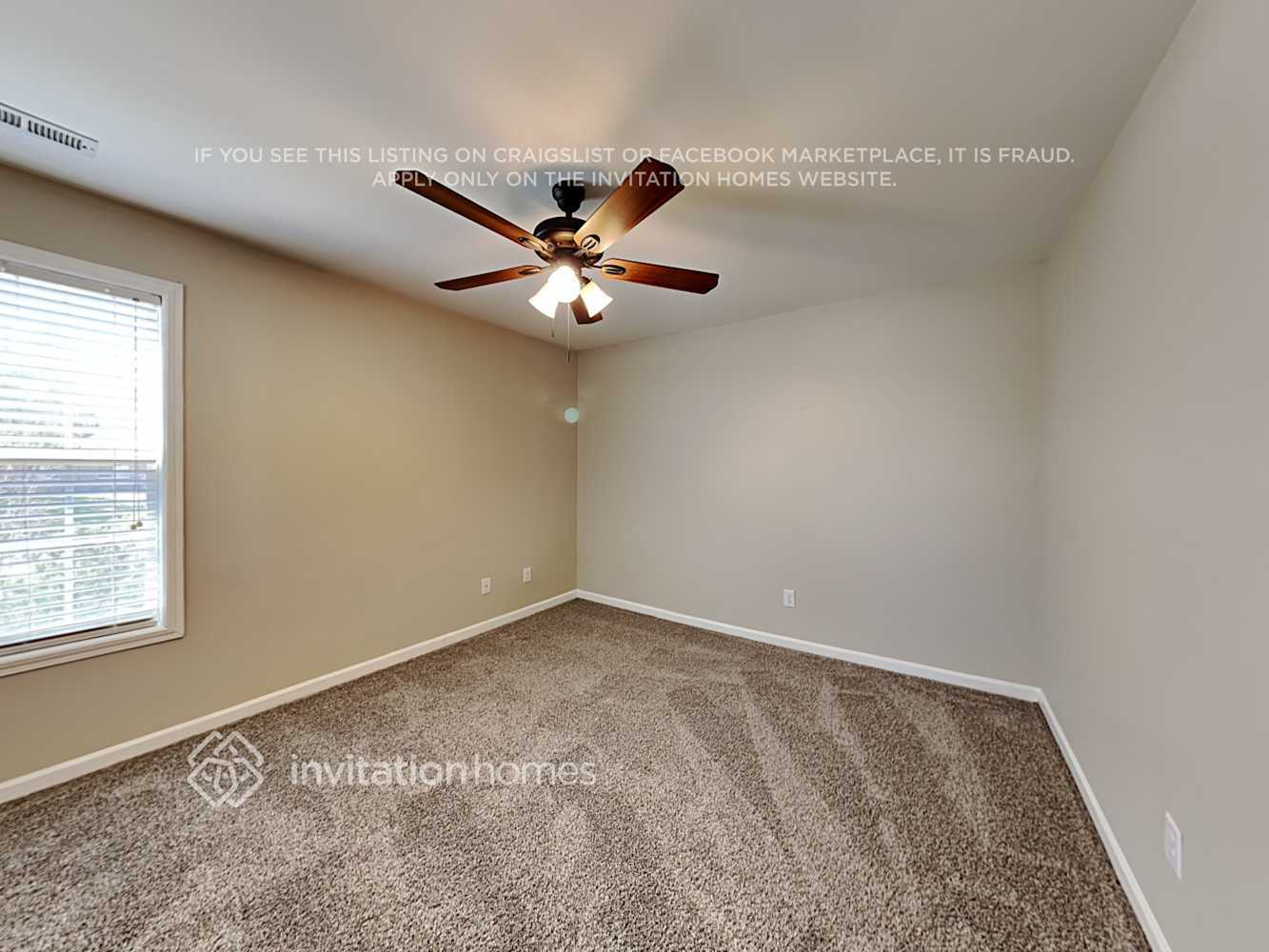Building Photo - 711 Alberta Ct
