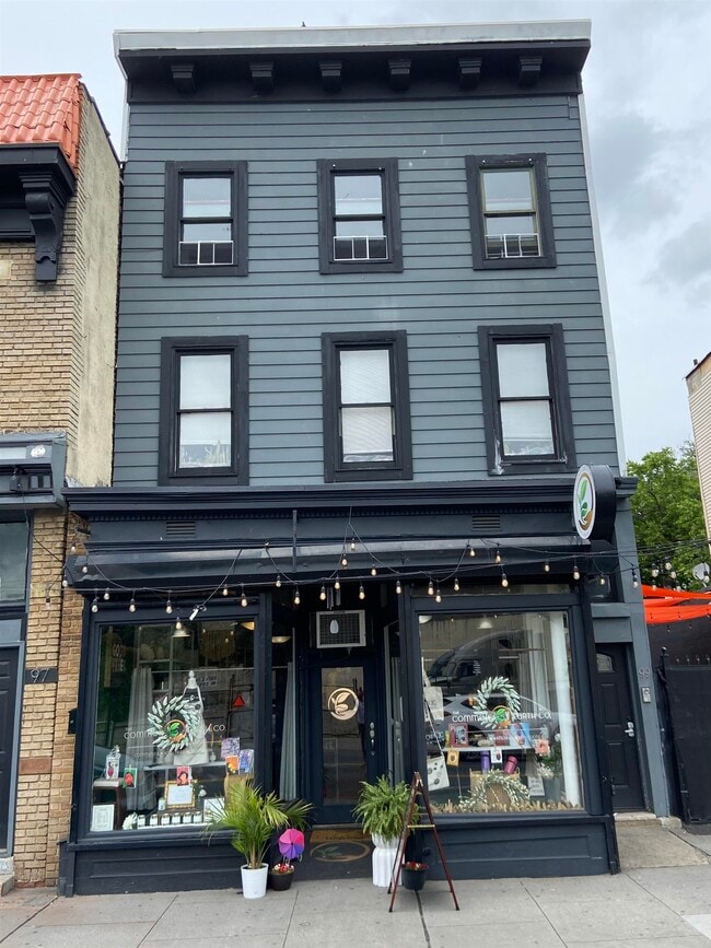 Building Photo - 99 Monticello Ave