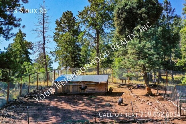 Building Photo - 913 Sioux Rd