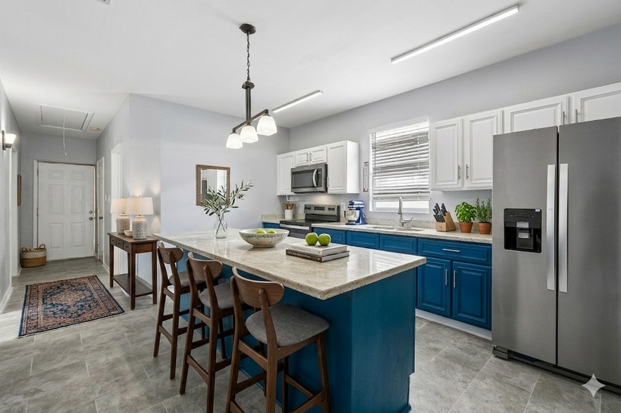 Building Photo - 3540 Clermont Dr