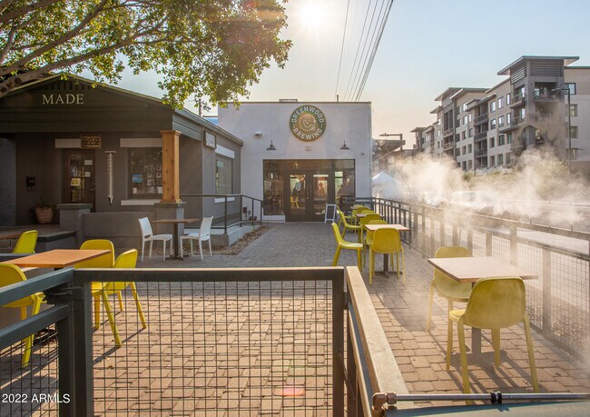 Building Photo - 805 4th Ave