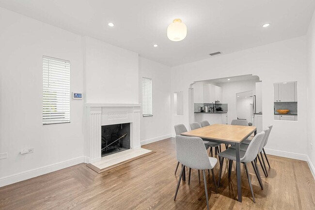 Building Photo - 443 NE 71st St