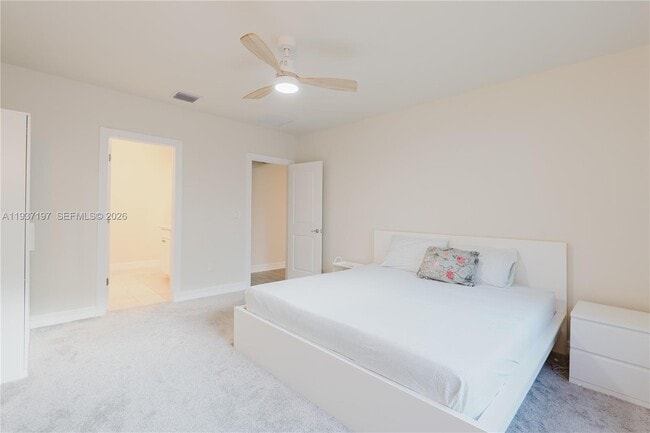 Building Photo - 3001 Hibiscus Ave