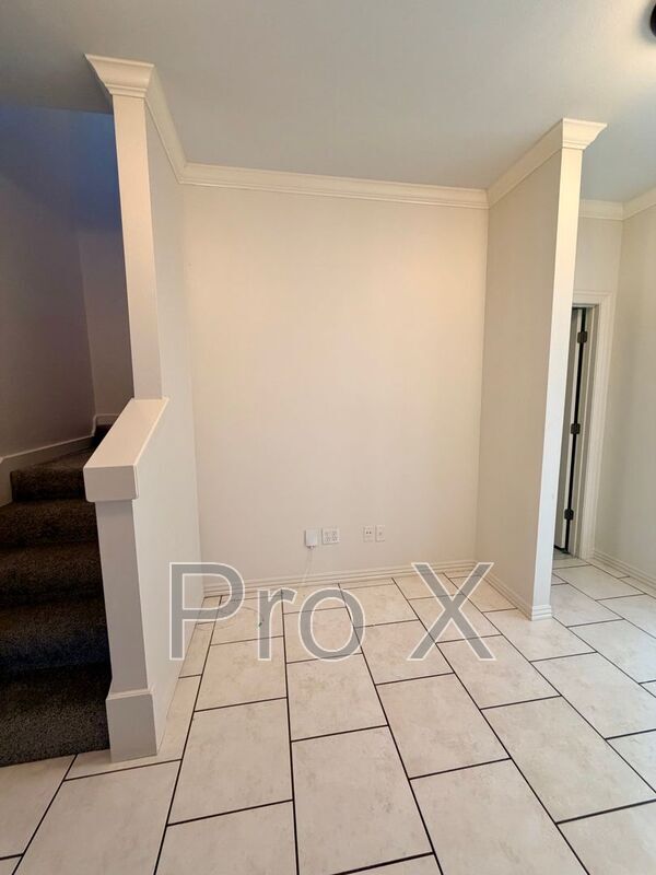 Building Photo - 1500 NE Dysart Woods Ln