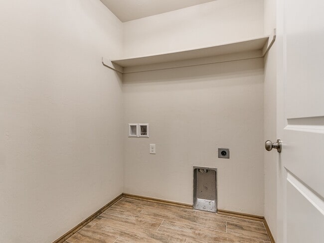 Building Photo - 3421 Pagoda Pead Dr