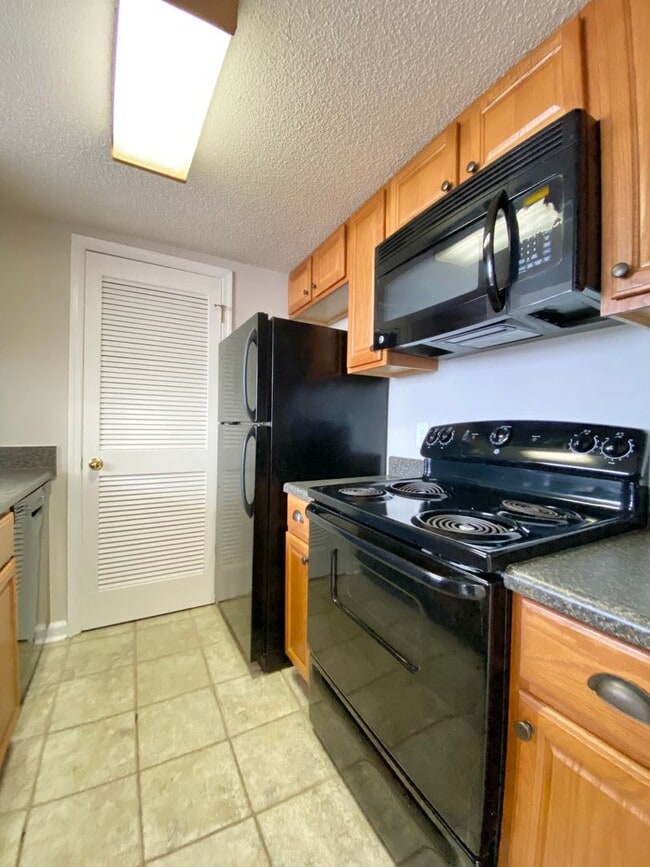 Building Photo - wh502