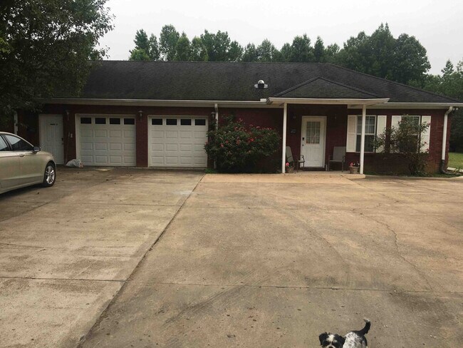 Building Photo - 175 Laveta Ln