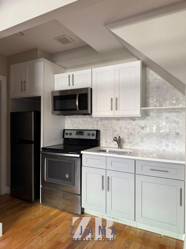 Building Photo - 2 bedroom in BROOKLYN NY 11205