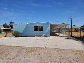 Building Photo - 3 Bedroom Manufactured Home in Bullhead City.
