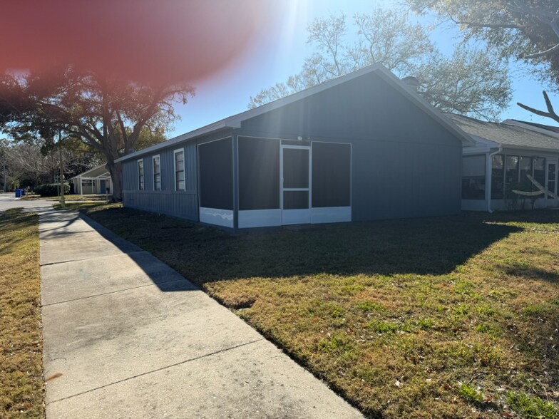 Building Photo - 1042 Willowood Ln