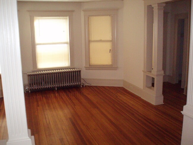 Building Photo - 82 Porter St