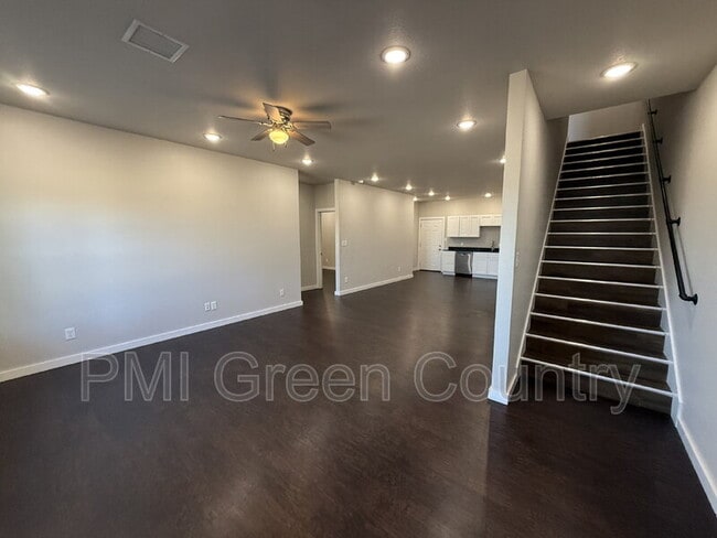 Building Photo - 13513 S Mingo Rd