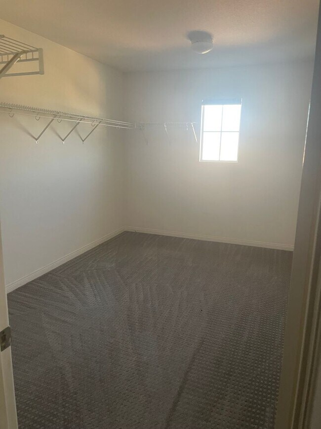 Building Photo - Pool/Spa Home