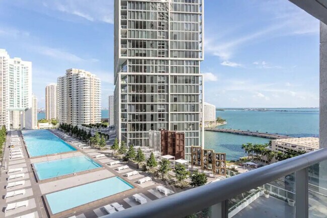 Building Photo - 485 Brickell Ave