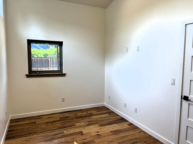 Building Photo - Sunny, Charming Pet-Friendly Brand New 2025 1 Bedroom Home for Lease in Blue Lake, CA