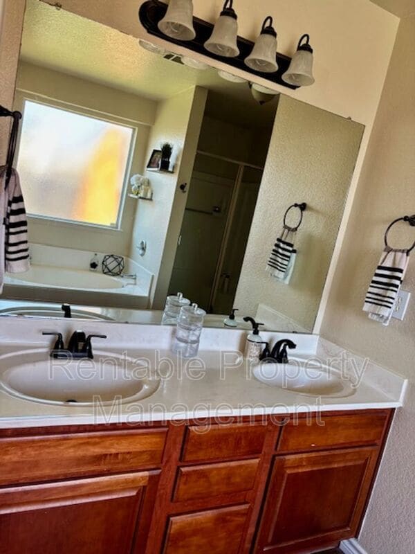 Building Photo - 12352 Silver Mist Trail