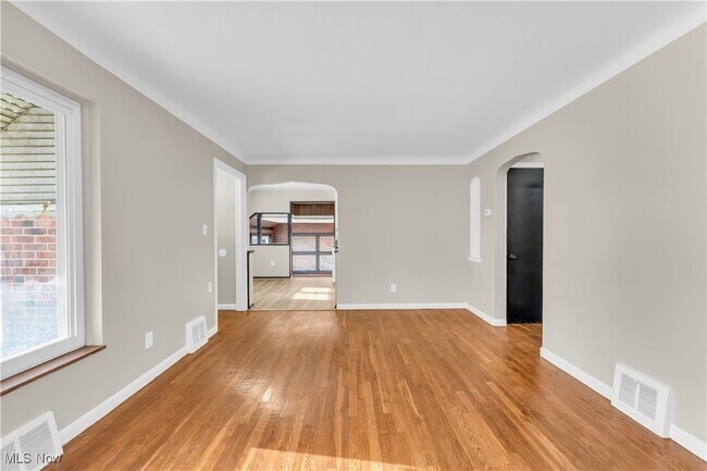 Building Photo - 27681 Lakeshore Blvd