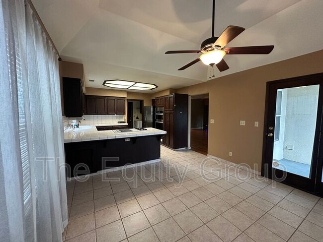 Building Photo - 1036 N Palm St