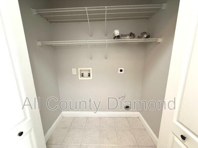 Building Photo - 12207 Lyndell Plantation Dr