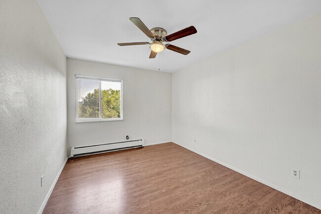 Building Photo - $840.95 with Half Off the first month's rent, 1 Bed, 1 Bath, Condo in Denver with Cozy Fireplace!