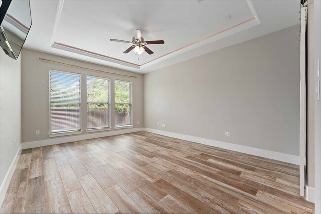 Building Photo - 4310 Fernwood Dr