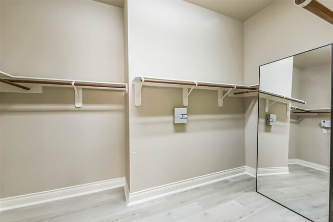 Building Photo - 13010 Gentle Water Dr