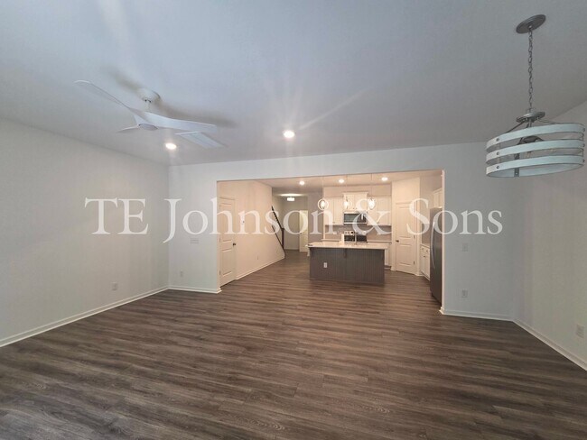 Building Photo - 223 Latrobe Ln