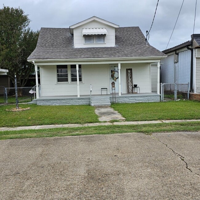 Primary Photo - 606 Church St