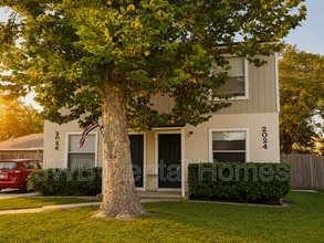 Building Photo - 2024 Bay Rd