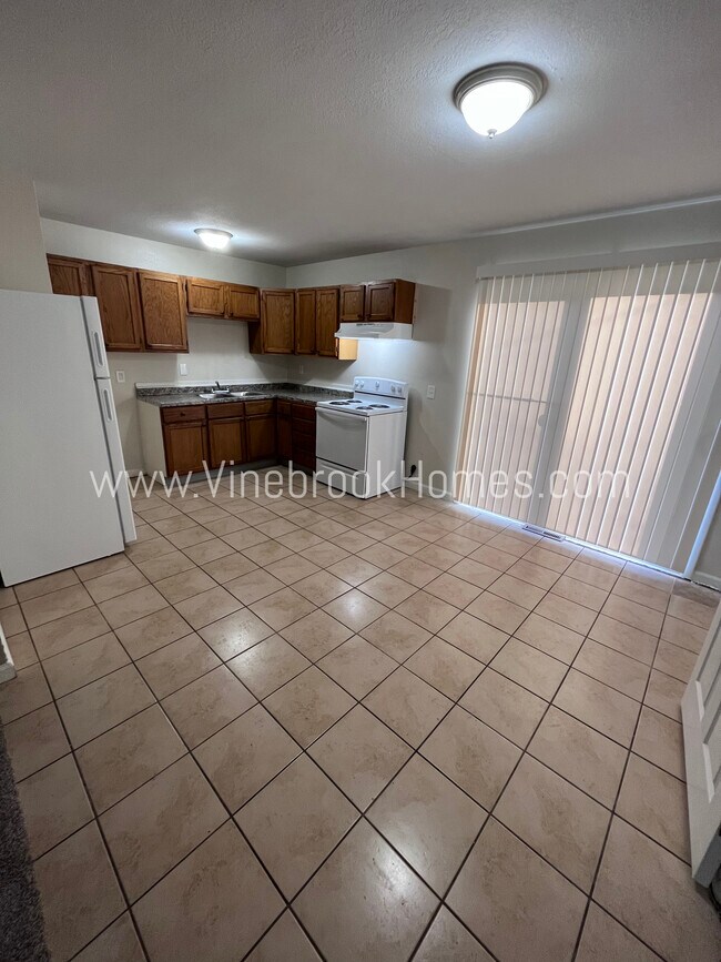 Building Photo - 8211 Ruskin Way