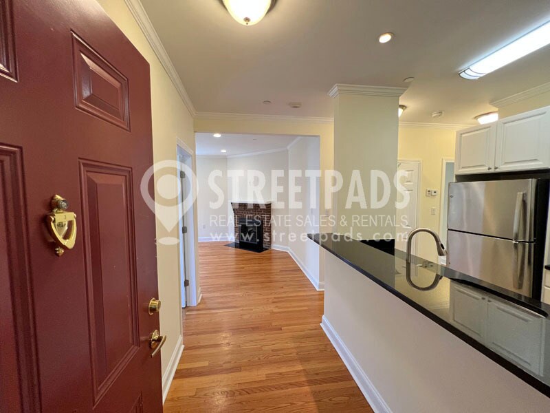 Building Photo - 1 Langdon Sq