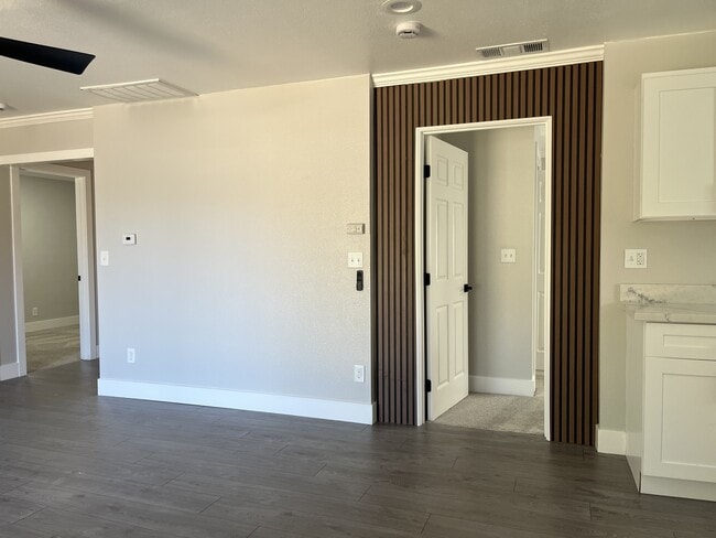 Building Photo - 504 Bryden Way