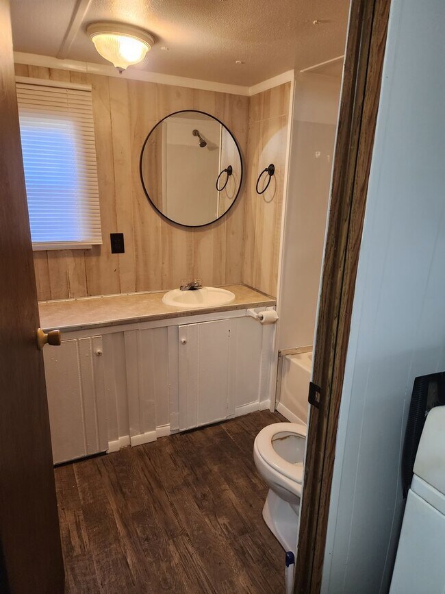 Building Photo - 3504 Twin Church