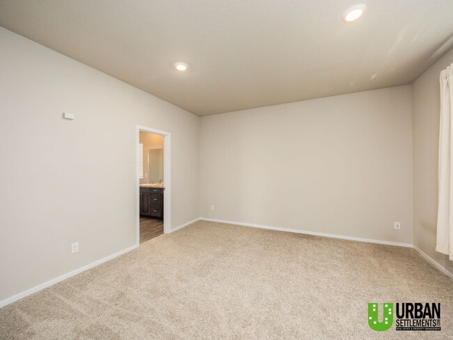 Building Photo - 5803 W Jamestown Ln