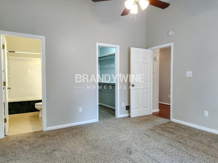 Building Photo - 460 Polk Manor Dr