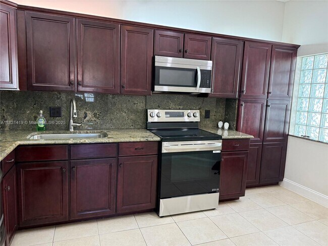 Building Photo - 5283 Europa Dr