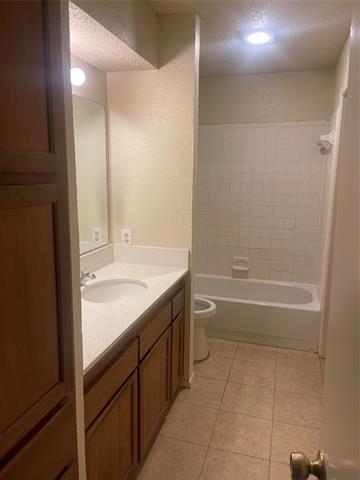 Building Photo - 2225 Roman Ct