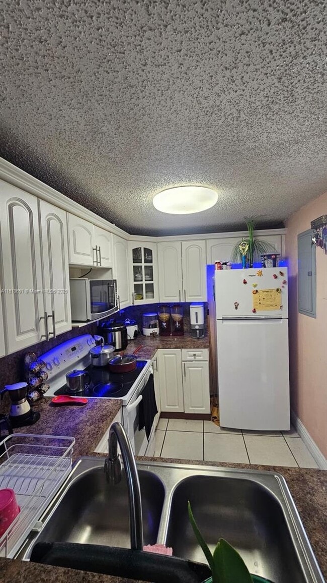 Building Photo - 1145 W 42nd St