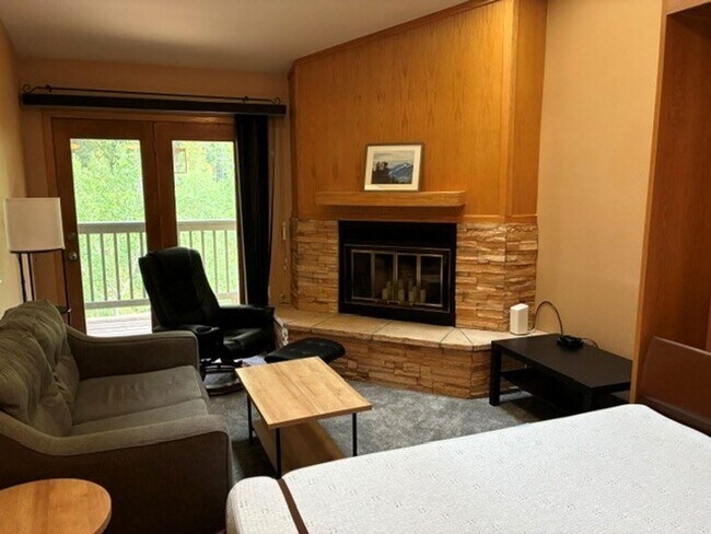 Building Photo - Long Term Rental- Woodbridge 306