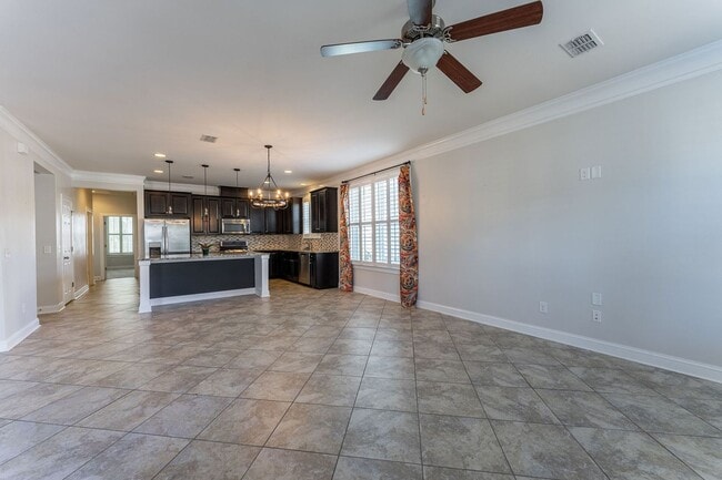 Building Photo - 3 Bedroom 2.5 Bath House in Boltons Landin...