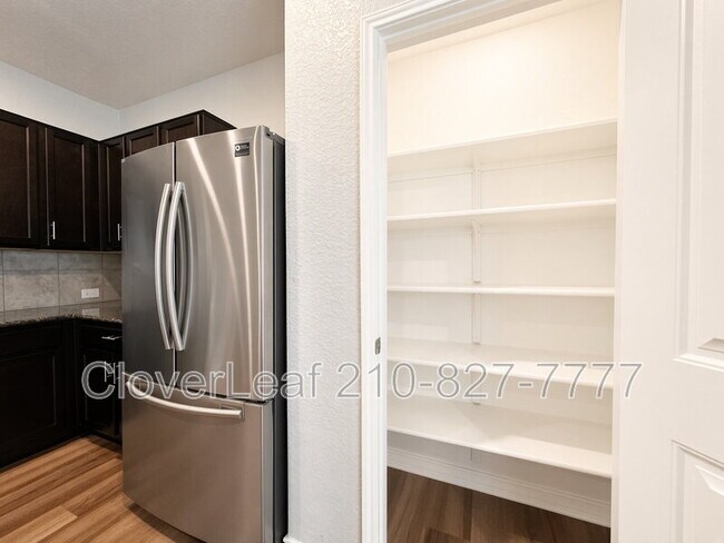 Building Photo - 8936 Taylor Grv