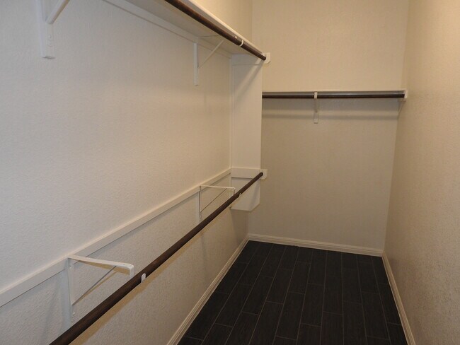 Building Photo - 9903 Quercia Dr