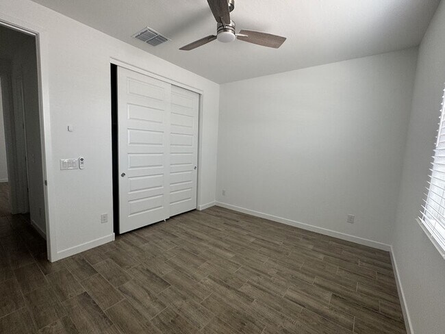 Building Photo - East Mesa New 4-bedroom