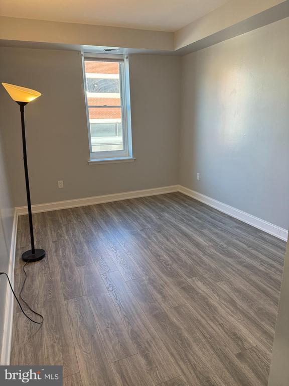 Building Photo - 1048 South St