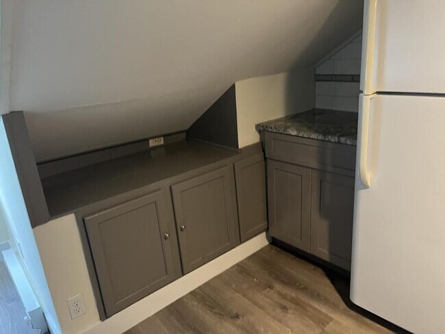 Building Photo - 10-14 Wheeler Rd