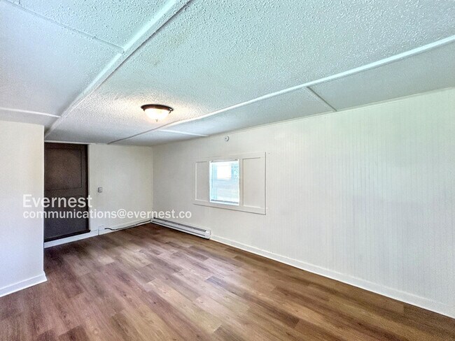 Building Photo - 2193 Clifton Ave