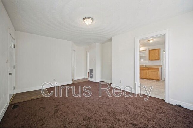 Building Photo - 428 Melville Rd